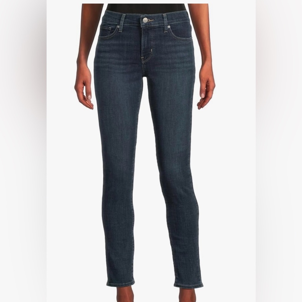 Levi’s shaping 311 jeans- like new!